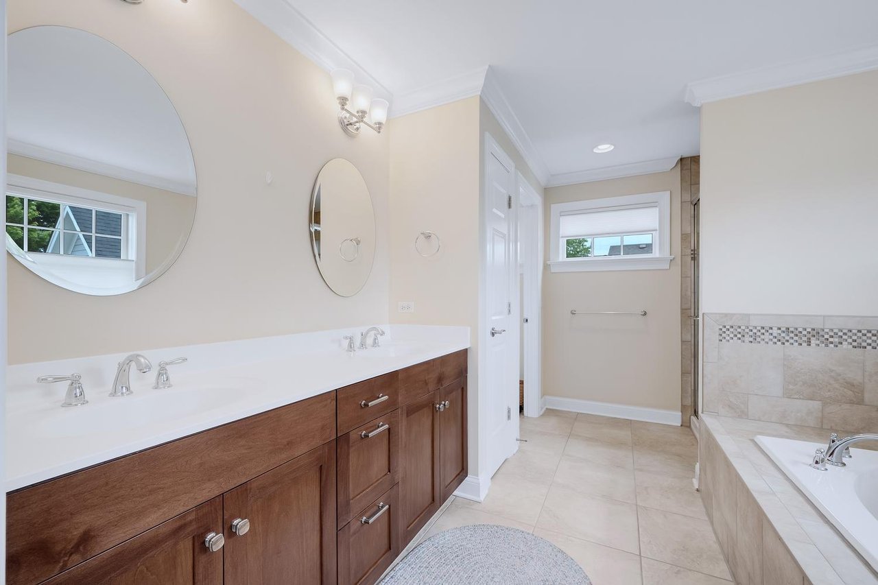 608 Cadillac Dr, Wheaton IL – Stunning Seifert Builders Home with 5 Bedrooms & 4 Baths Listed at $900,000