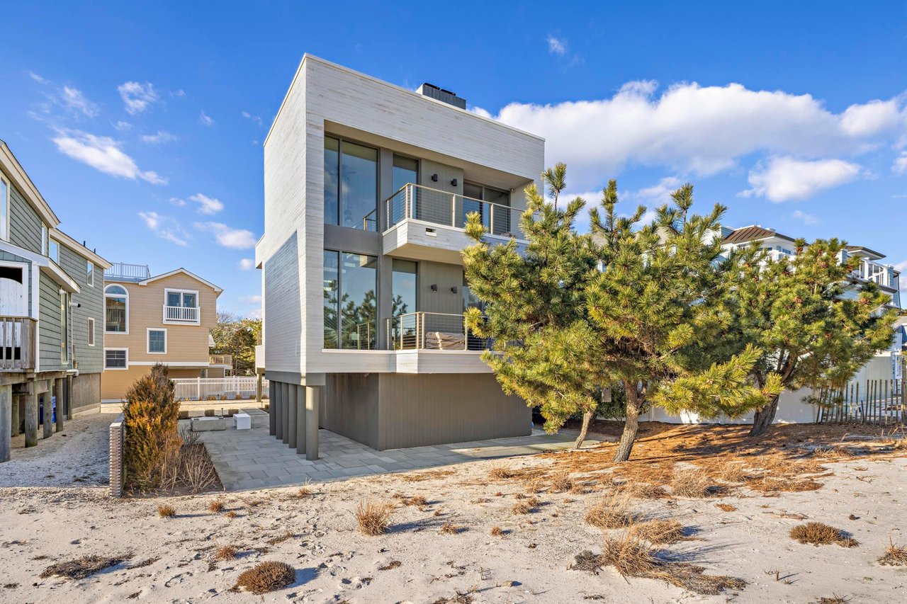 205 Stratford Avenue 