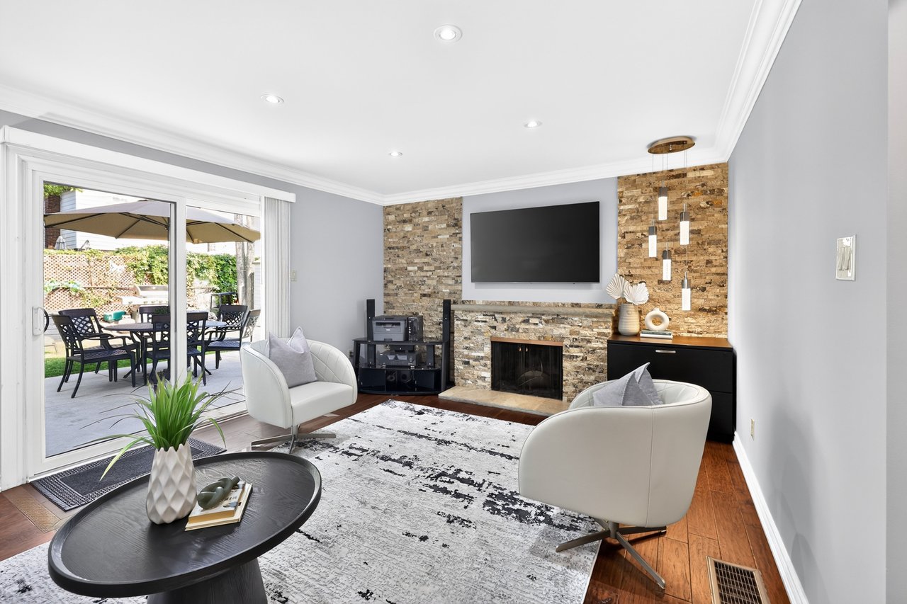 1873 Briarcrook Cres