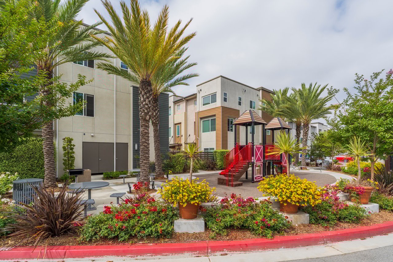 14418-5 Plum Lane