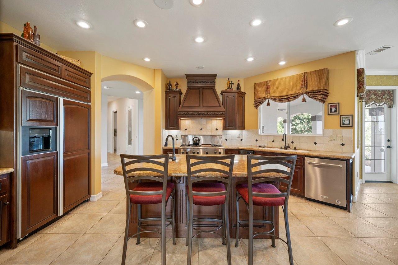 21100 Paseo Montana