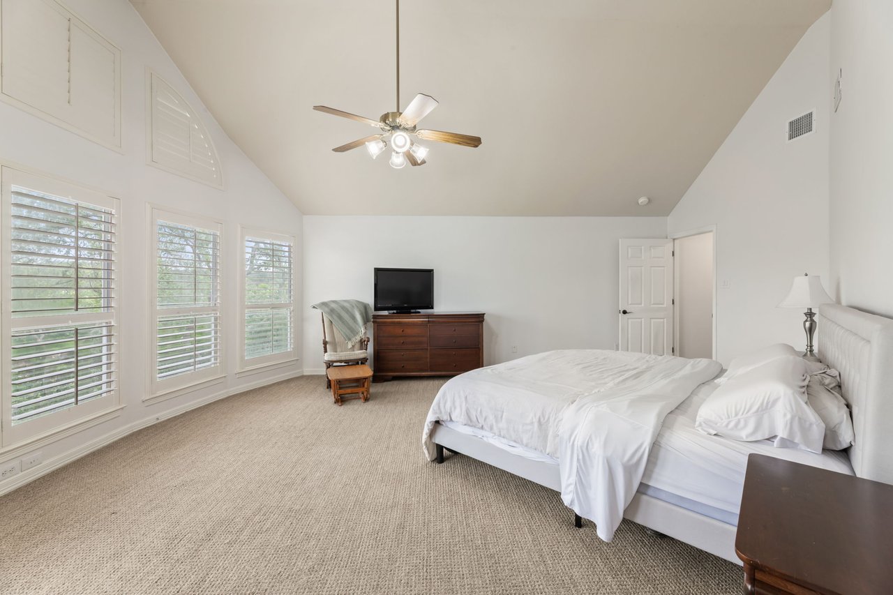 Elegant Cul-de-Sac Retreat in Steiner Ranch with Main-Level Guest Suite