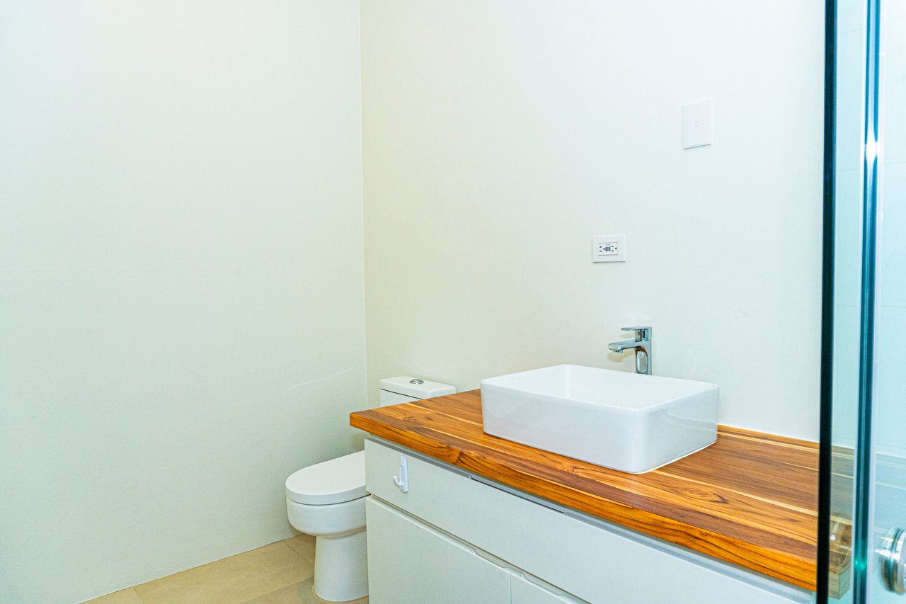 Modern Elegance Meets Tropical Lifestyle in Uvita