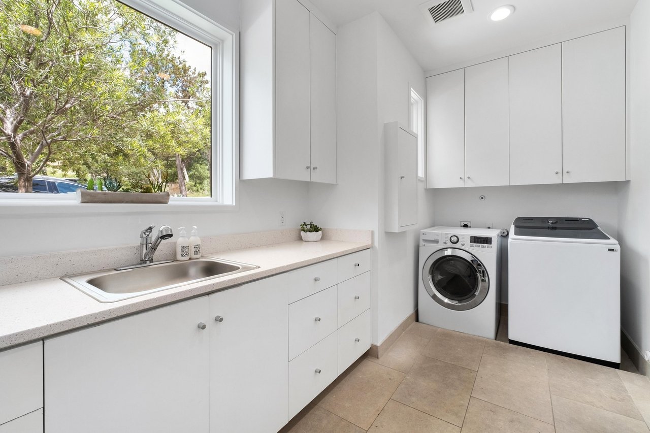 203 Wildcat Hollow and 100 Redbud Trail