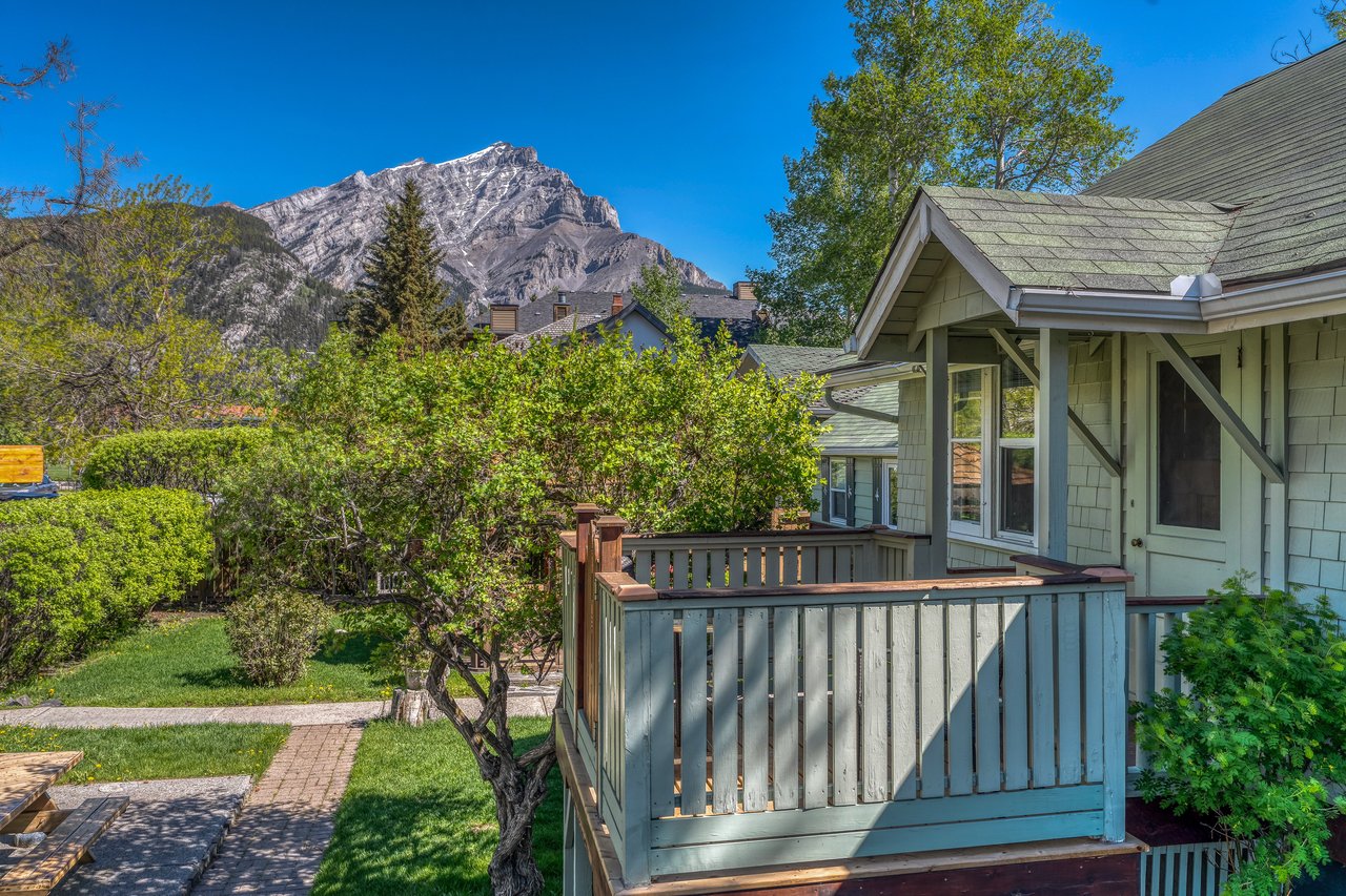 Beaver Street Cabins Banff | B&B Inn
