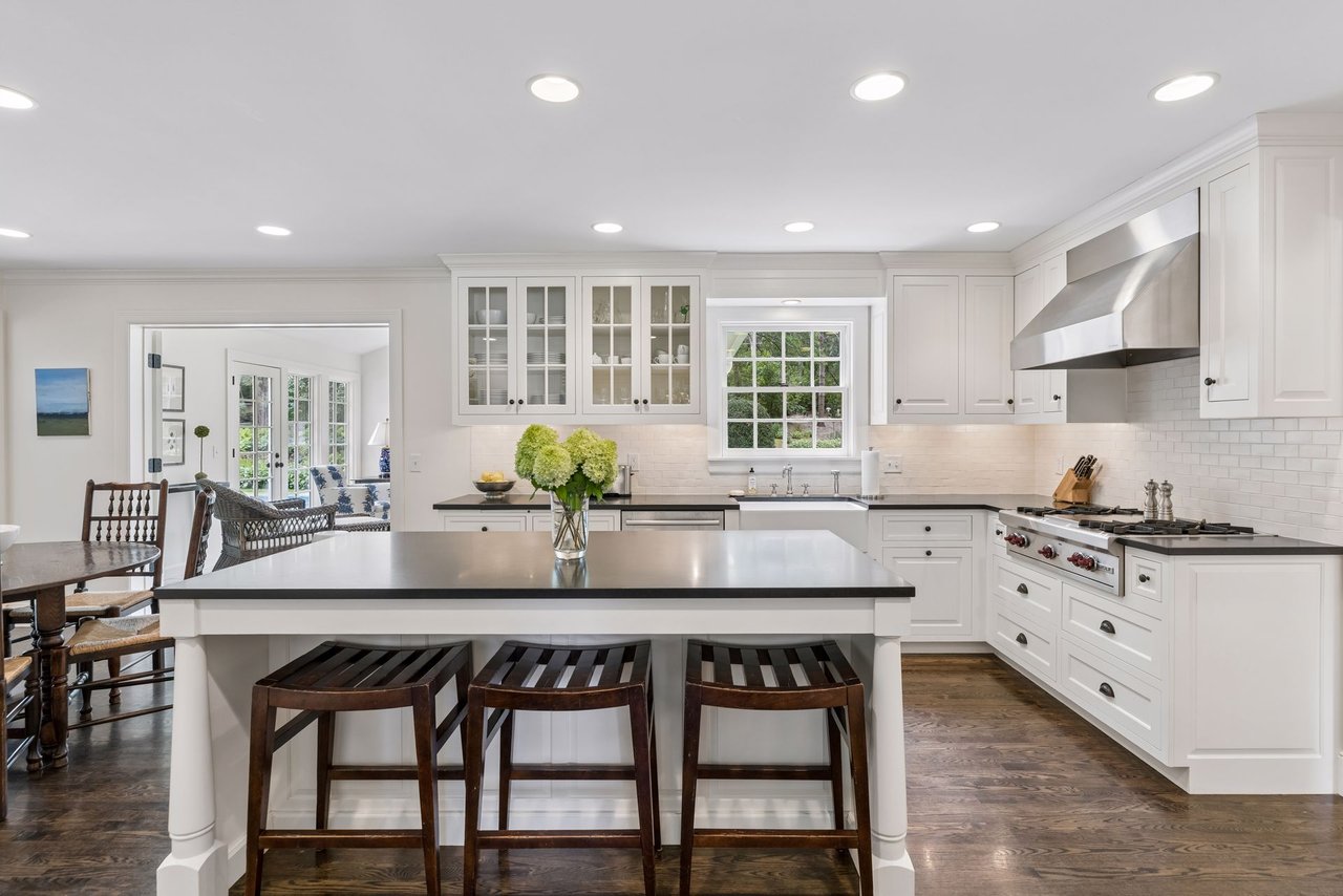 235 Hollander Road, Wayzata