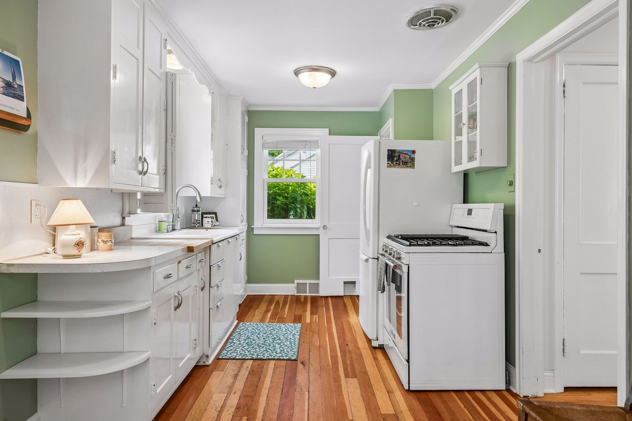 20600 Carson Road, Deephaven