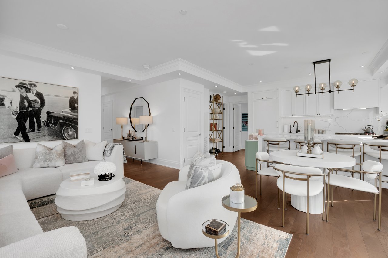 4 The Kingsway #404, Toronto Ontario