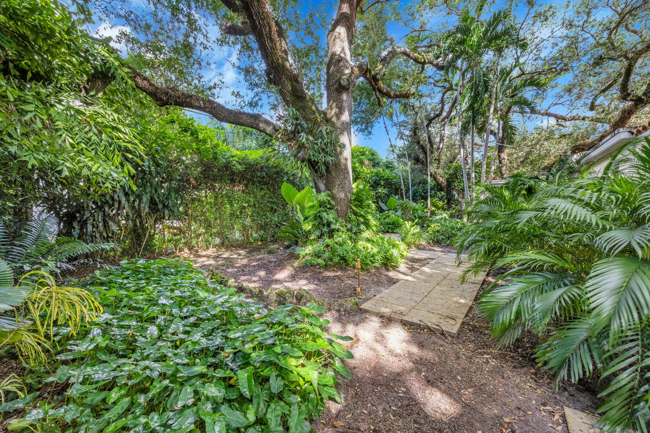 The Oak Haven - The Perfect Coral Gables Home