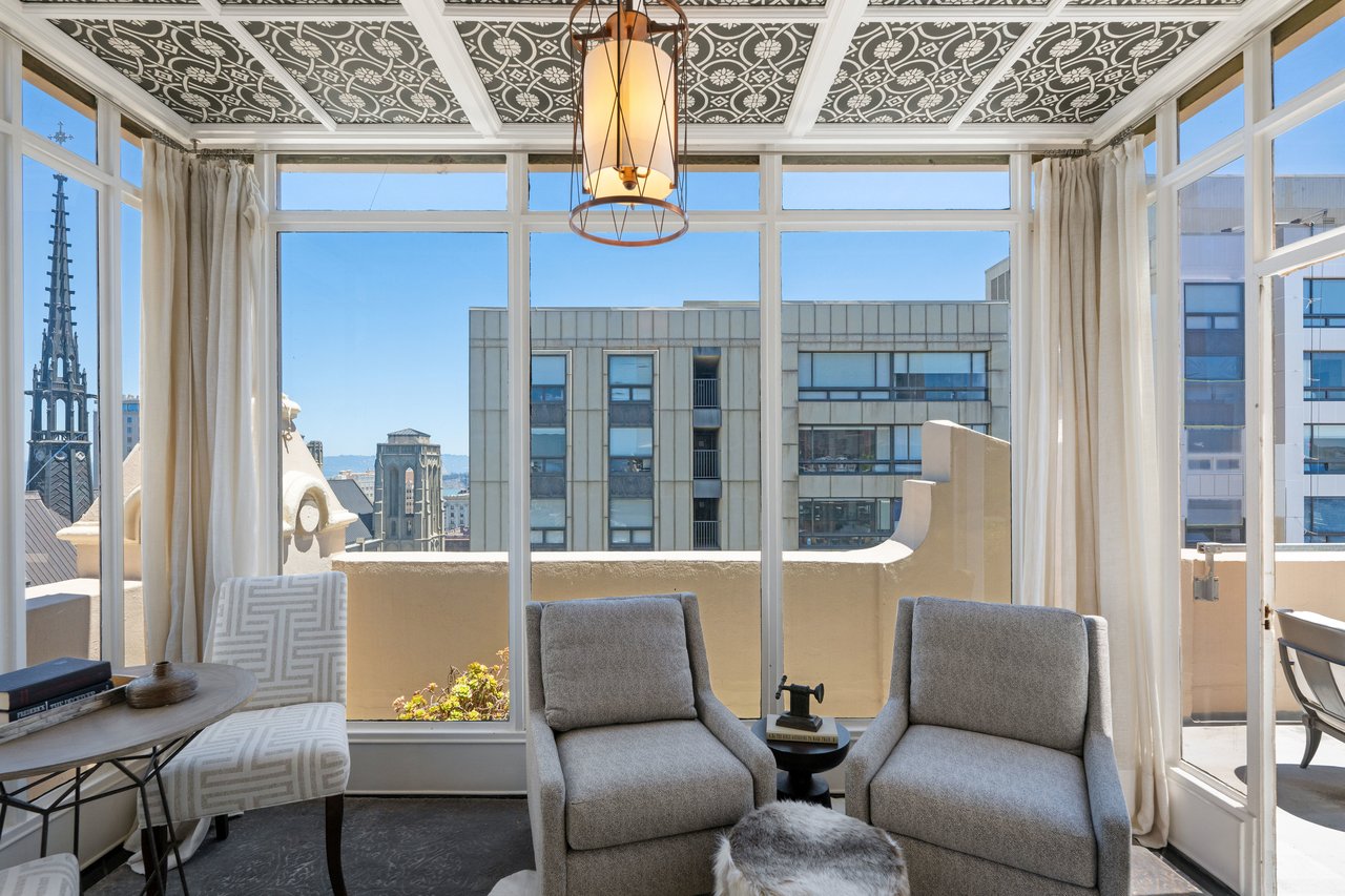 High-Floor Terrace Views Atop Nob Hill