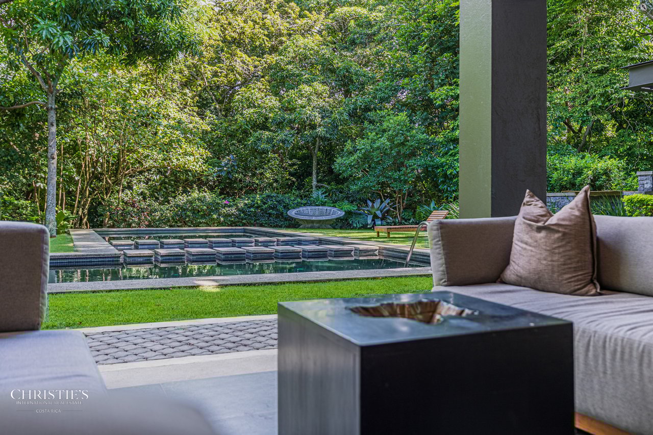 Luxurious Four-Bedroom Condo in the Hills of Escazú   