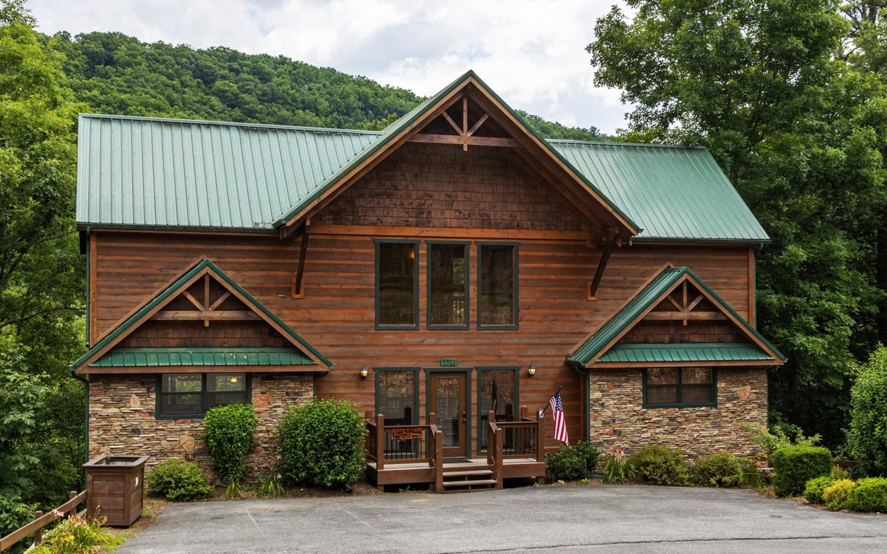 Wallace Luxury Spotlight | 1373 Parkview Vista Way Pigeon Forge, TN 37863