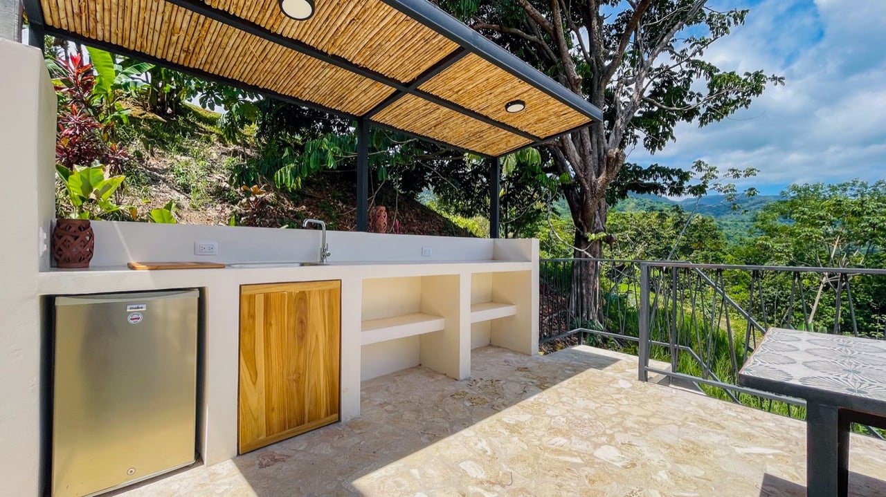 New Modern Ojochal Home with Pool, Office & Mountain Views 24/7 Security