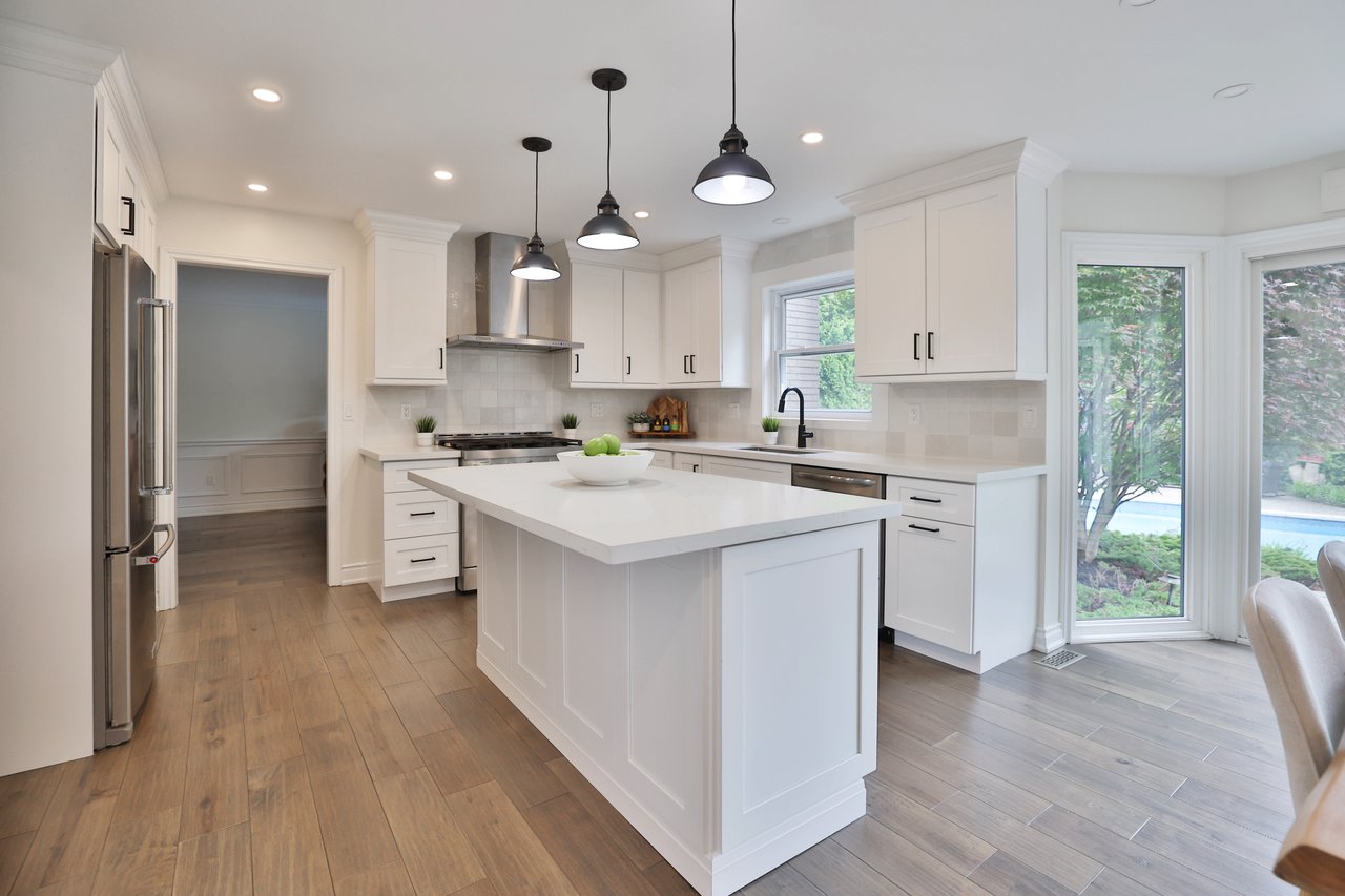 4220 Spruce Avenue, Burlington