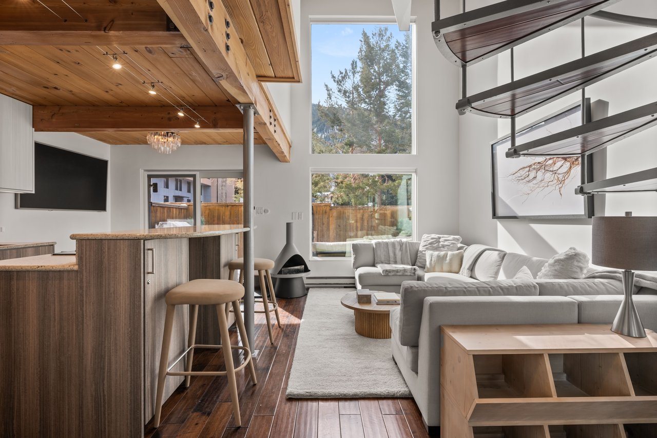 Stunning Townhome in the Heart of Downtown