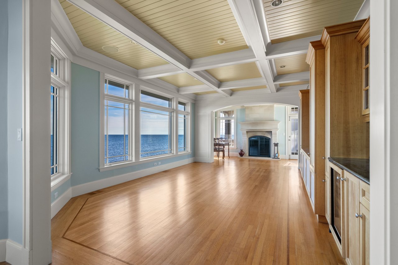 21 Circuit Ave, Scituate