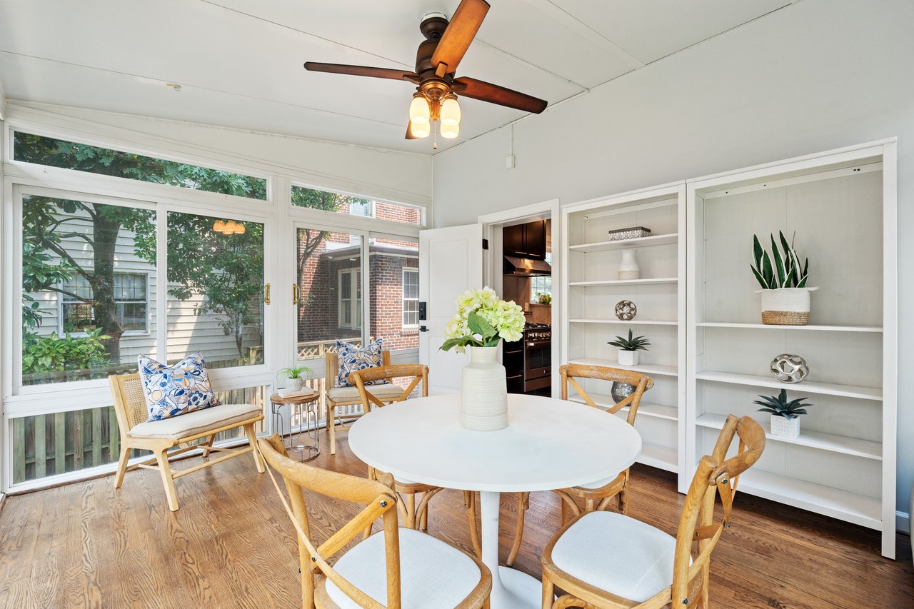 21 W Oak Street