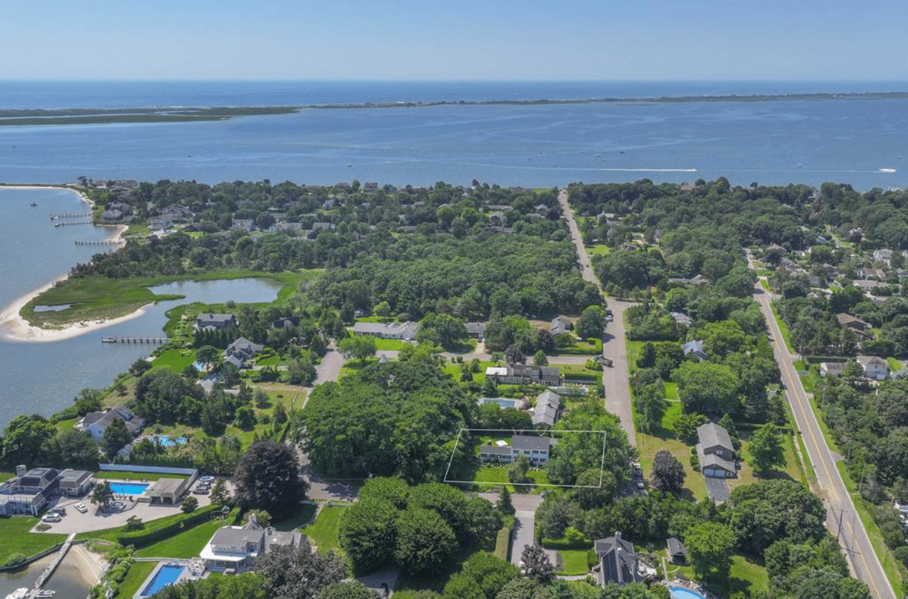 4 Hampton Harbor Road, Hampton Bays