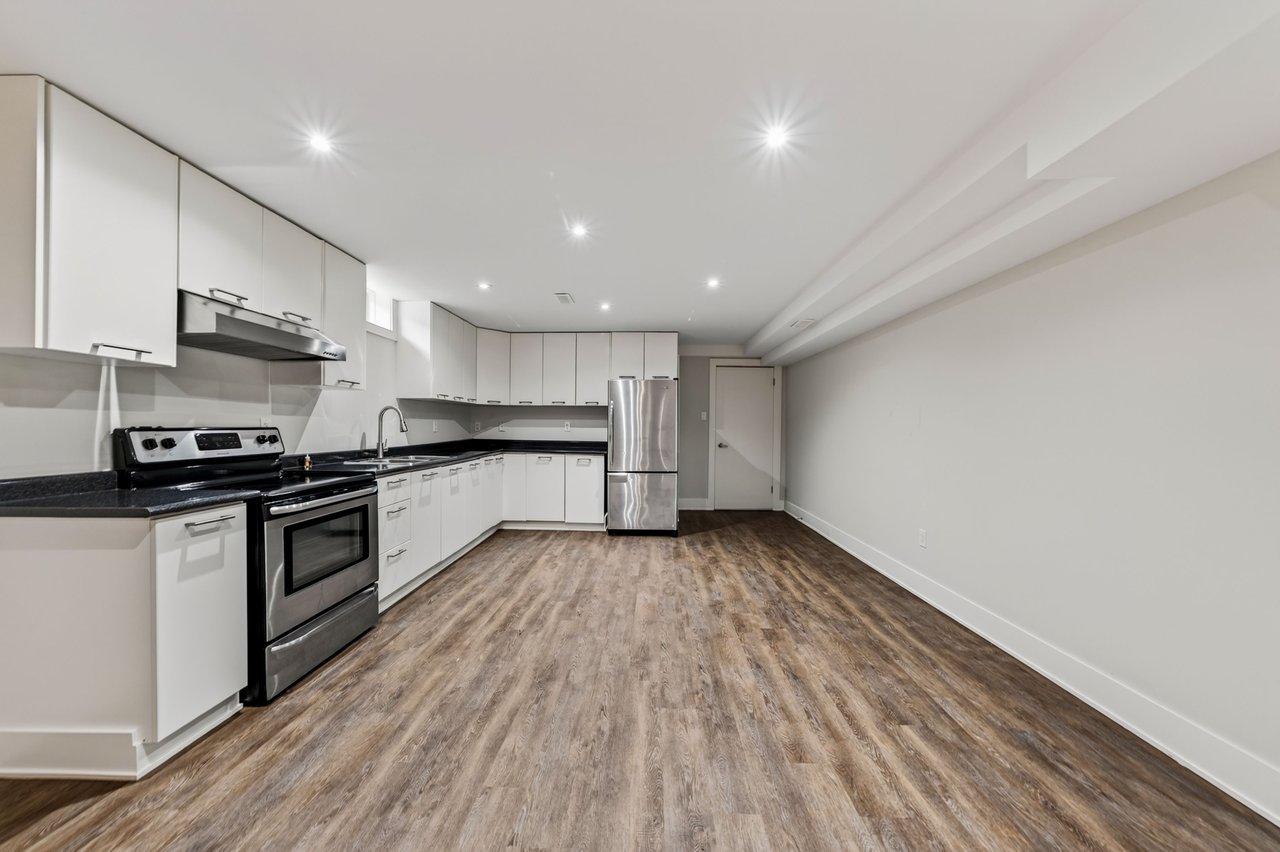 62 Fergus Ave