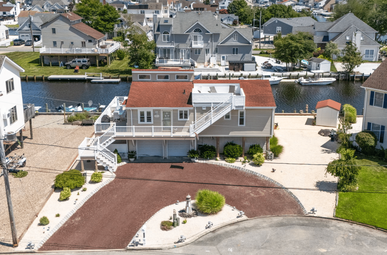 1011 Neosho Drive, Forked River NJ, Beautiful Waterfront Home