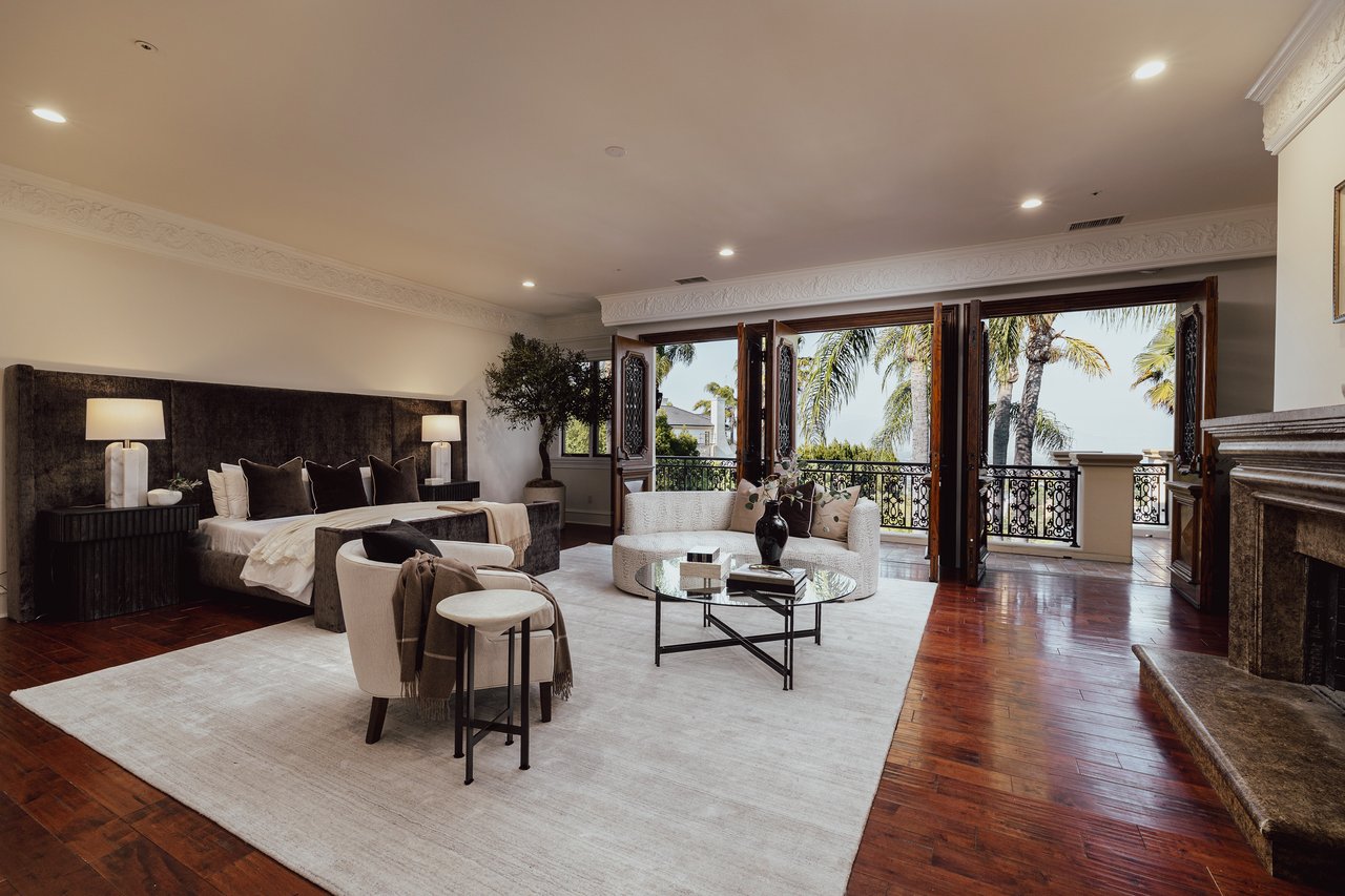 3364 Clerendon Rd, Beverly Hills 