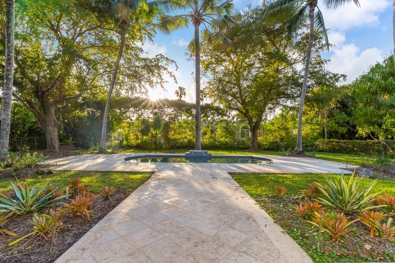 New Rental Opportunity in North Pinecrest