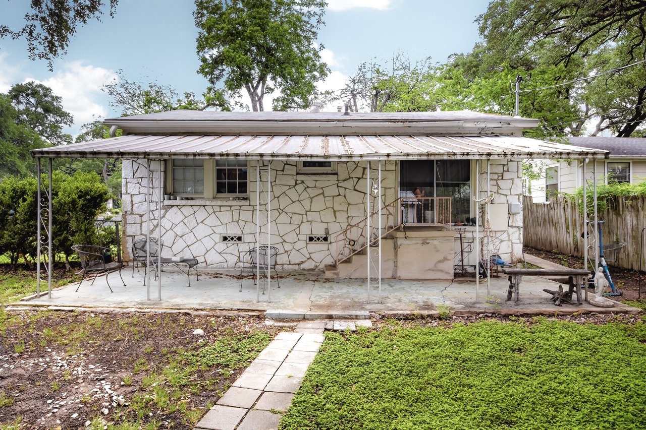 3207 Bridle Path