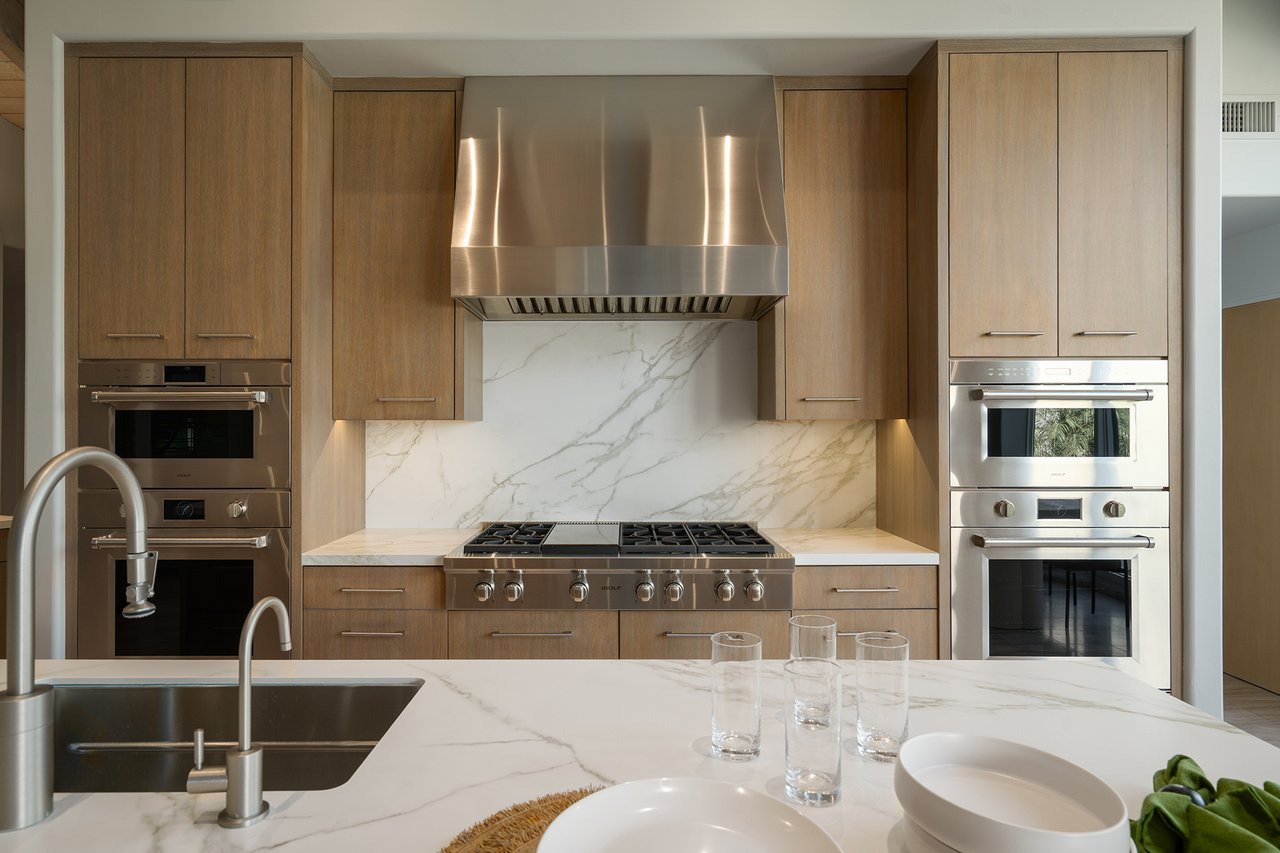 7224 N LAKESIDE Lane