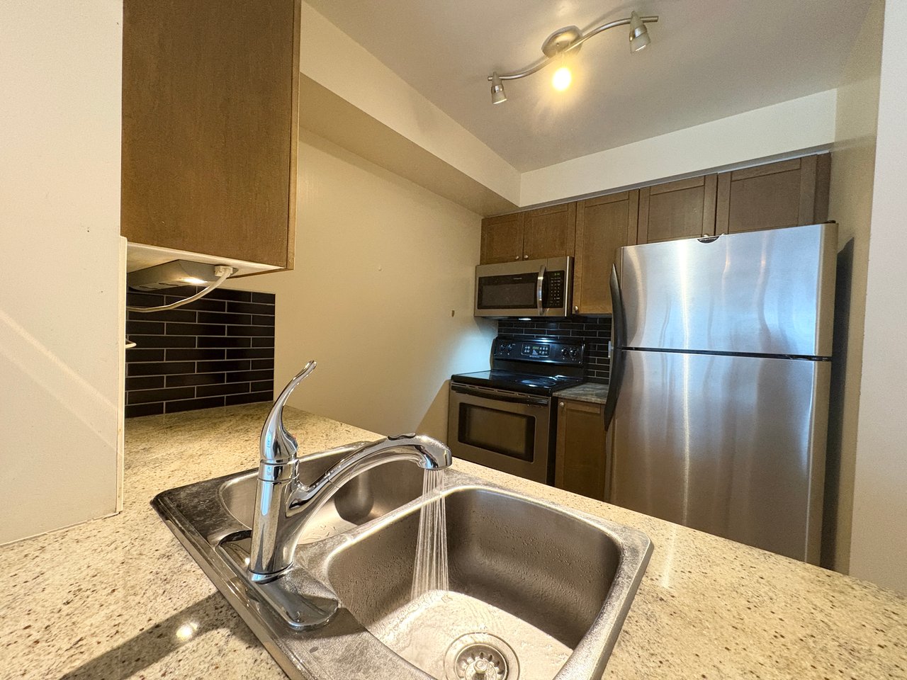 763 Bay St Unit: 3413