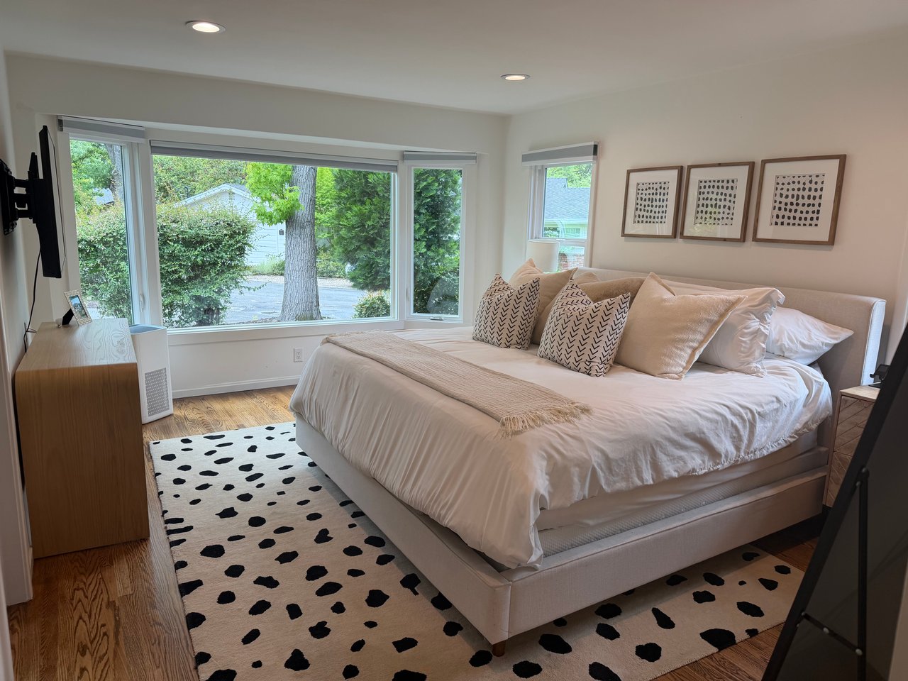 Exclusive Listing - 786 Los Palos Manor