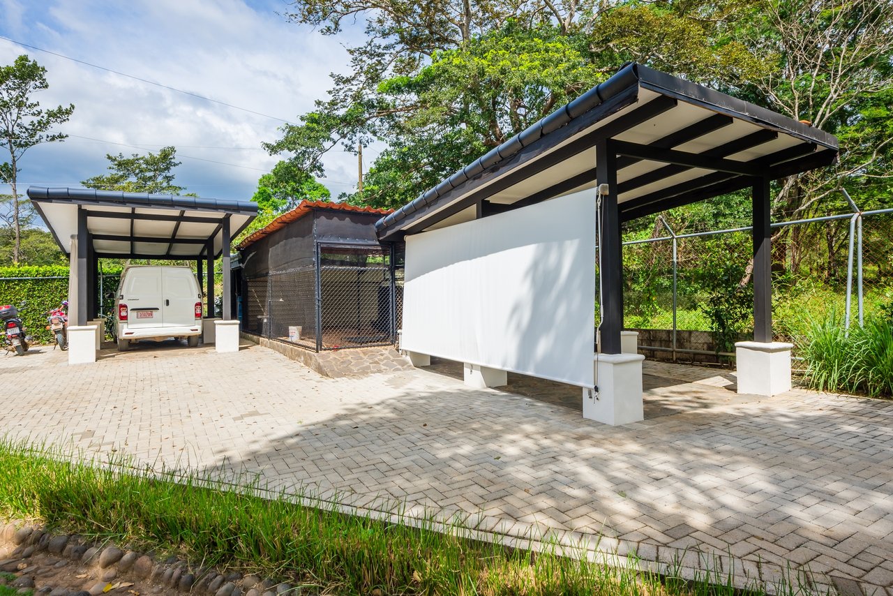 Casa Cielo | Luxurious Multifunctional Estate with Main House, Apartments, and Pool in Guanacaste!
