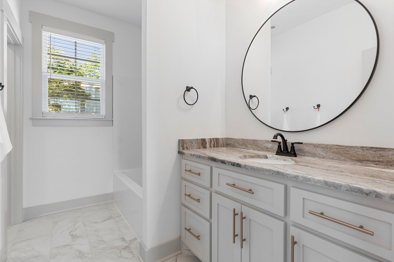 Stunning Like-New Home with Double Decks and Breathtaking Mountain Views