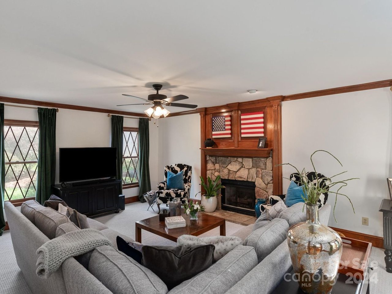 2324 Wedgewood Dr