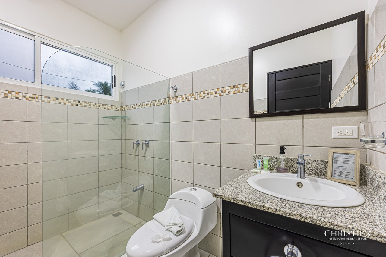 Uvita Paradise Hotel – Walk-to-Beach Boutique Hospitality Opportunity