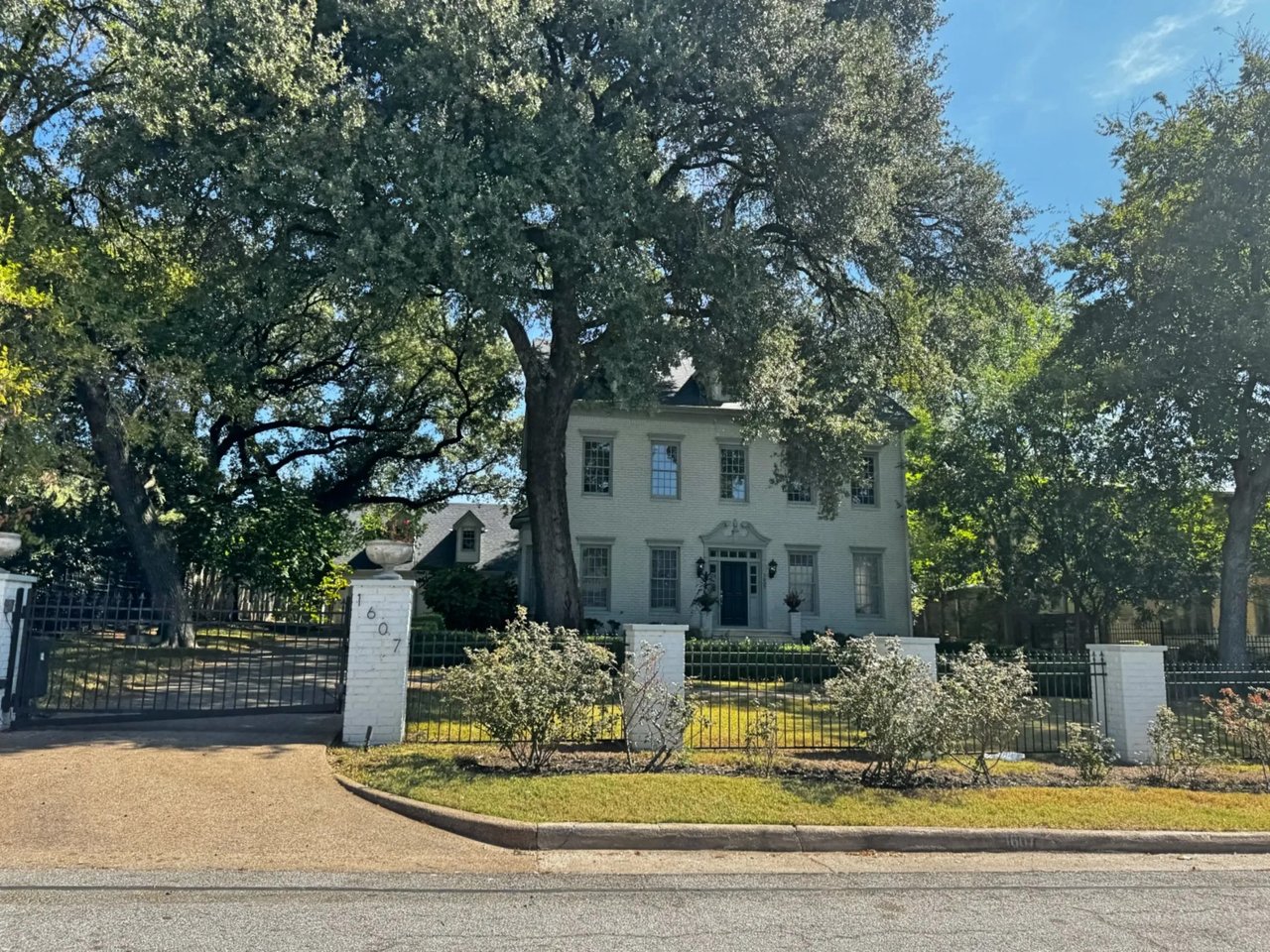 Old Enfield Neighborhood Guide