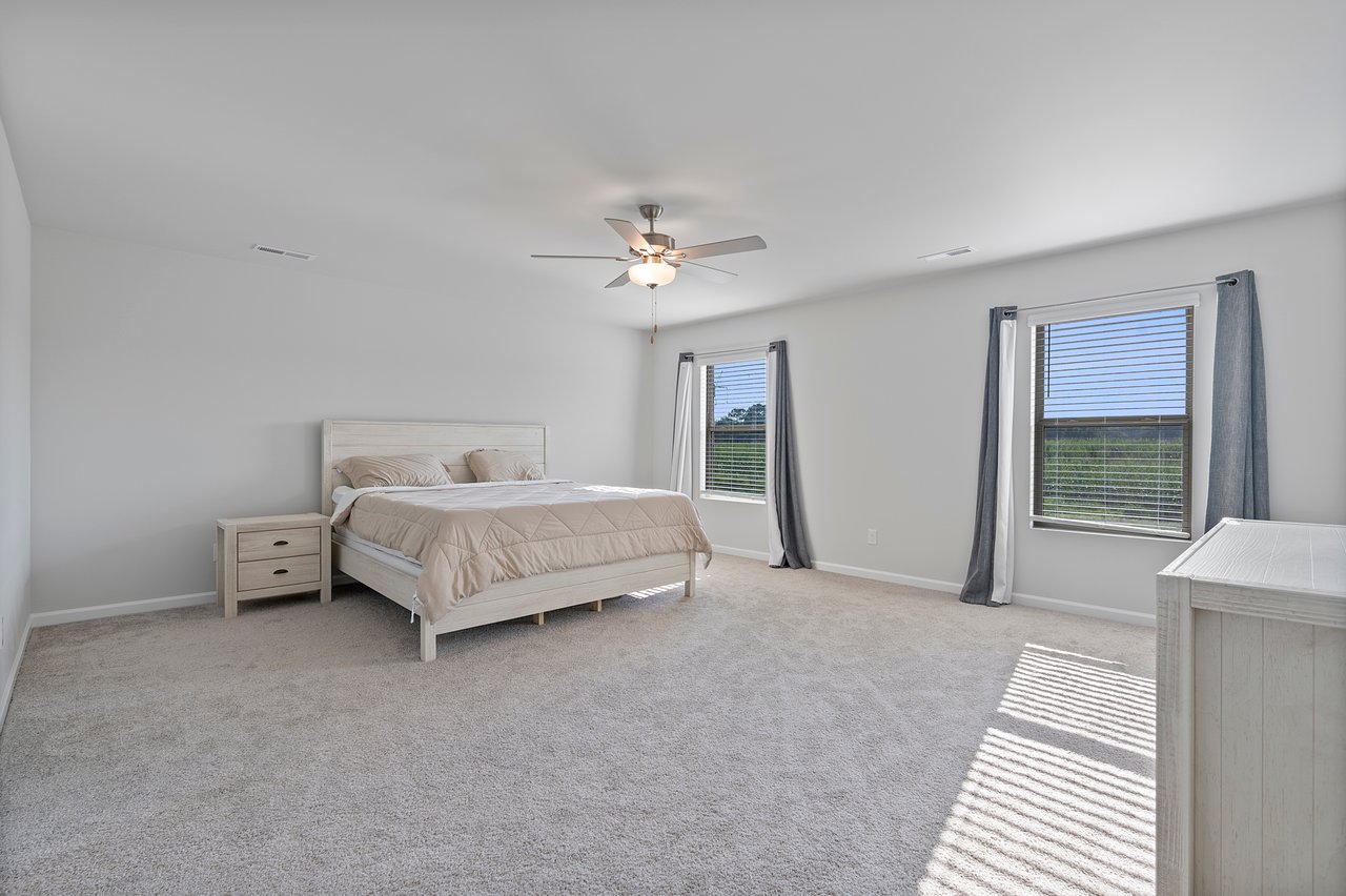 5 BEDROOMS! 3 BATHROOMS! ALMOST BRAND NEW!