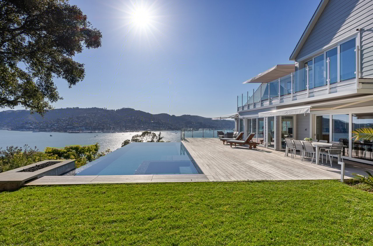 Stunning View Residence