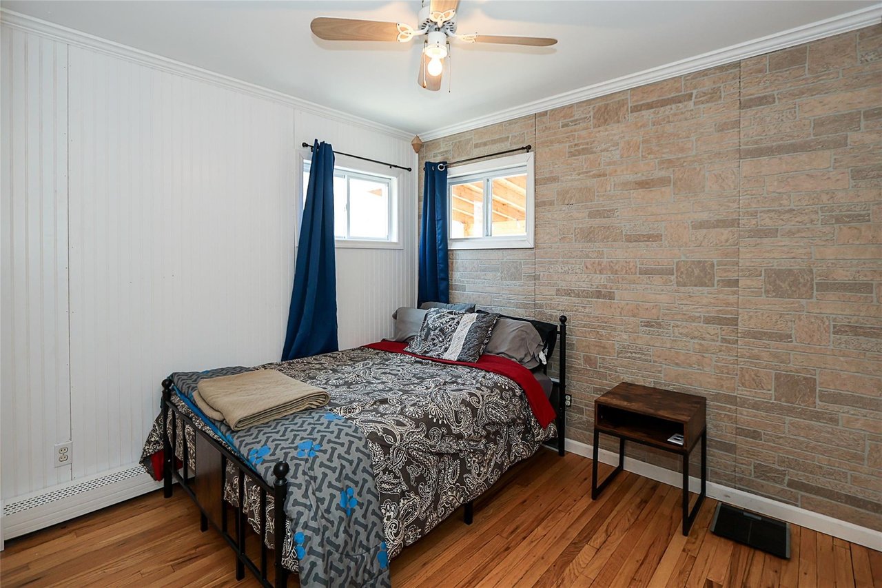 21 Peconic Rd
