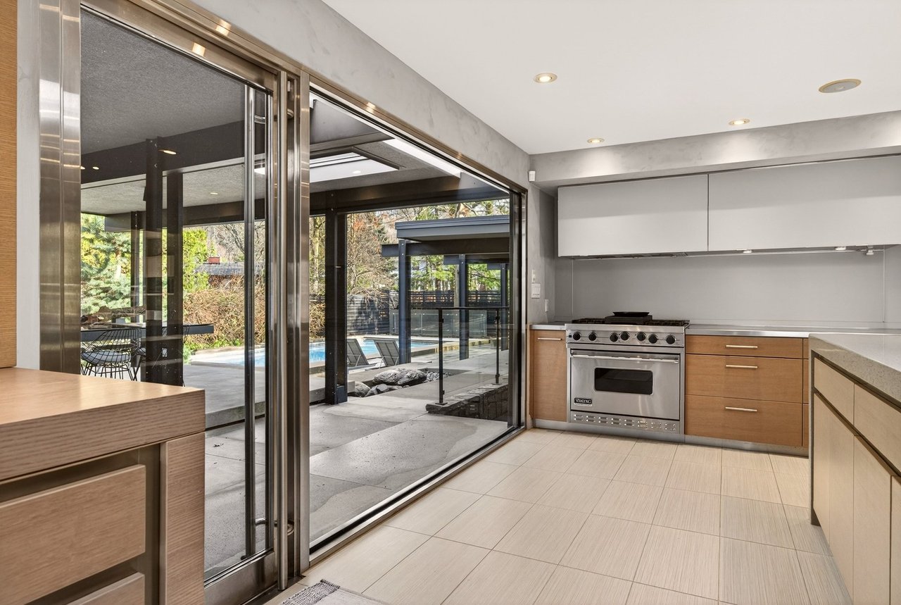 Inspiring MCM Residence