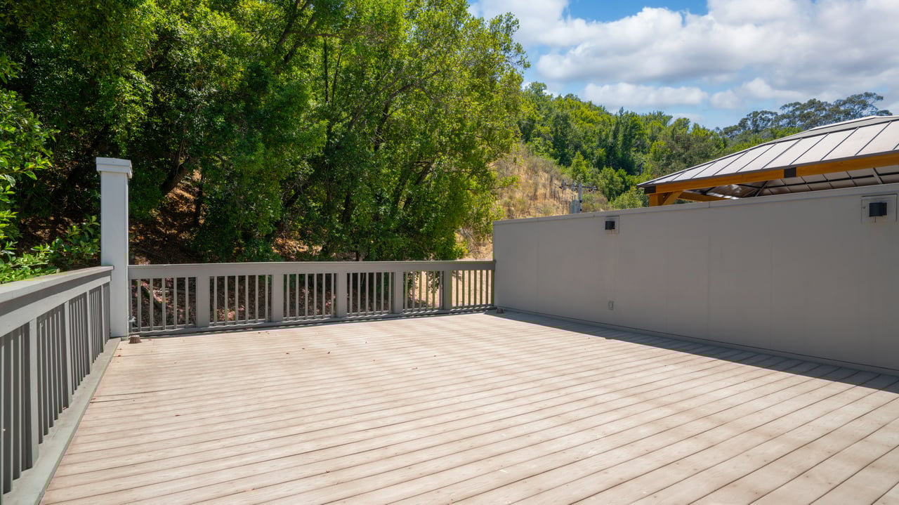 Private Listing