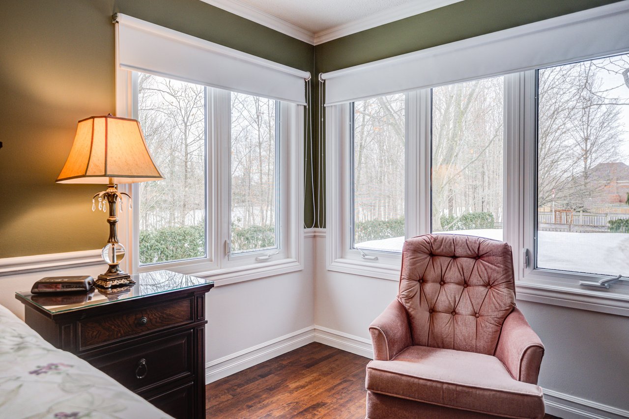 1296 Mapleridge Cres
