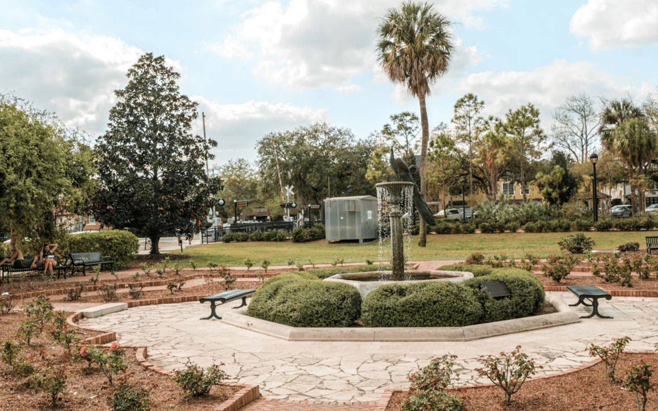 Best Neighborhoods in Winter Park FL for Families & Professionals