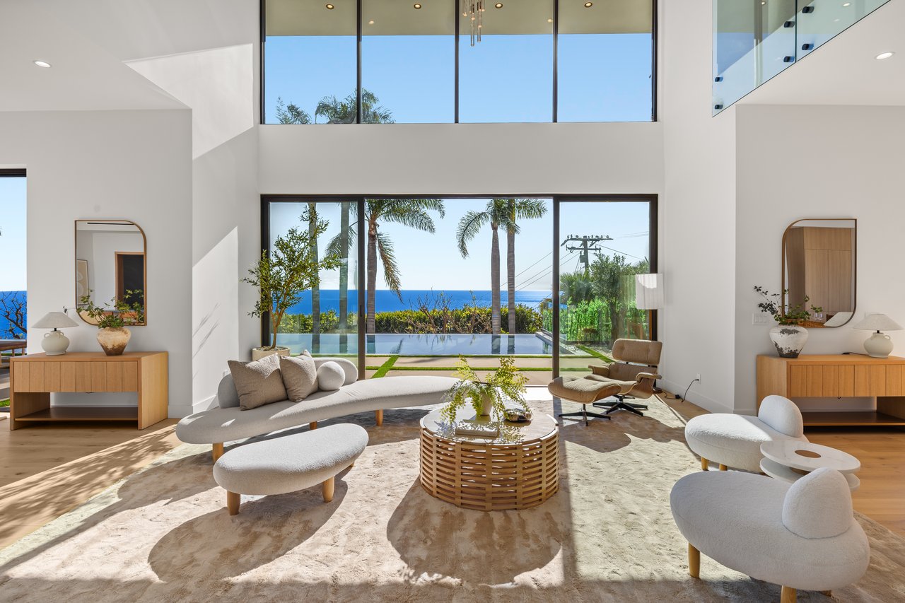 4732 Avenida Del Mar