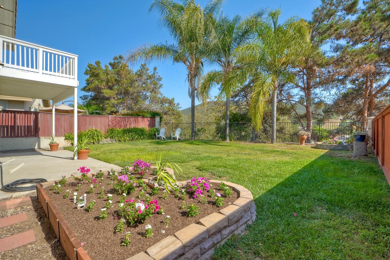 1025 Honeysuckle Dr