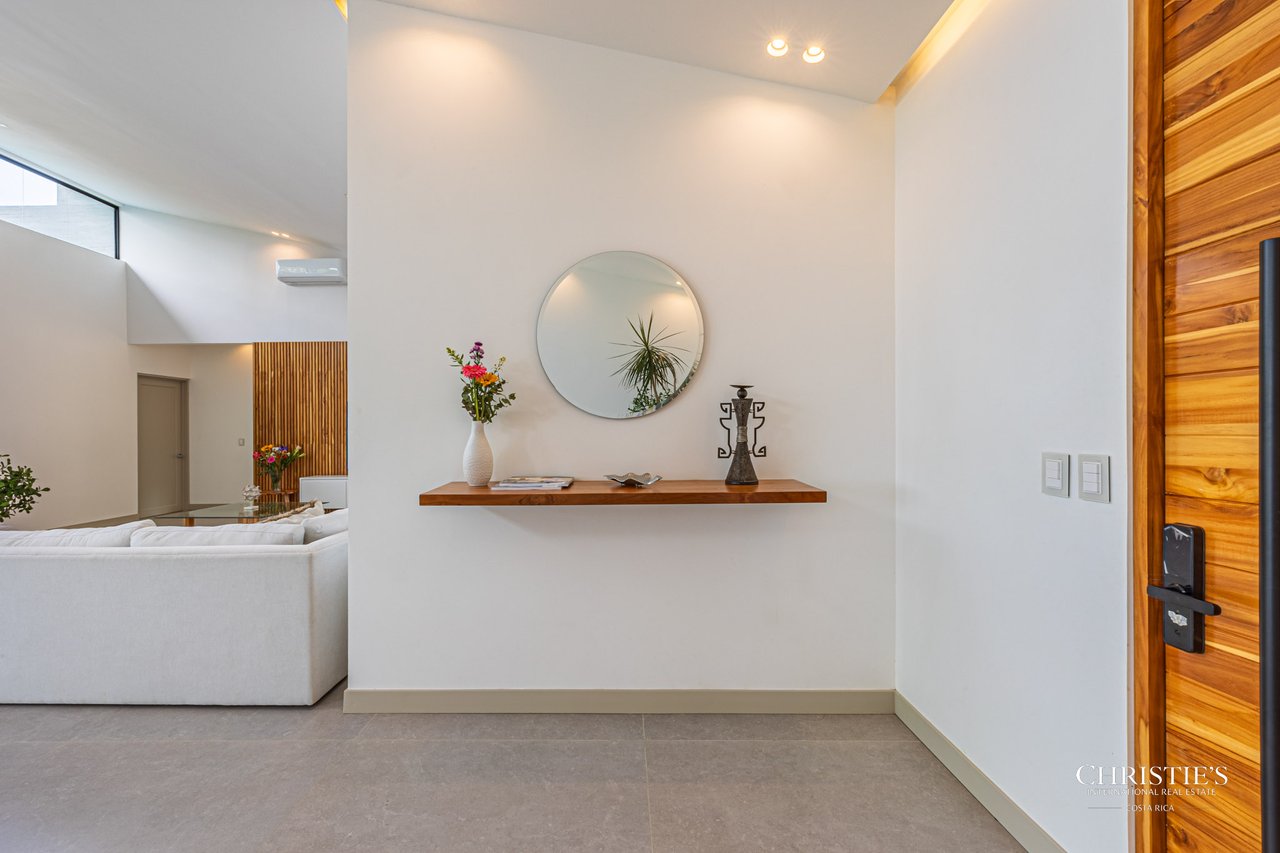 Casa Iguana Turnkey Tropical Paradise