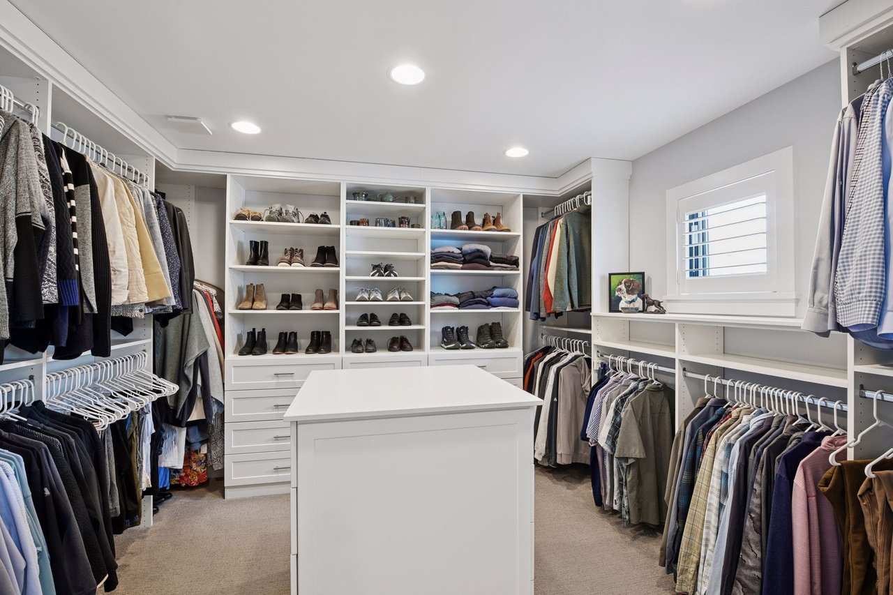 630 Gardner Street E, Wayzata