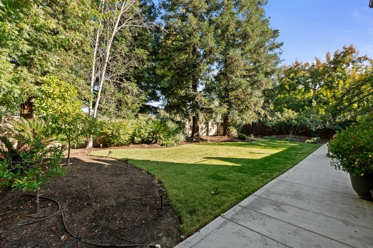 841 E Country View Circle