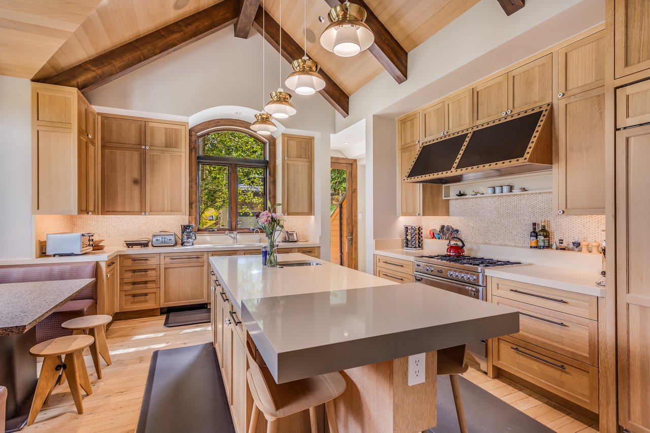 Edgewood Lane Masterpiece