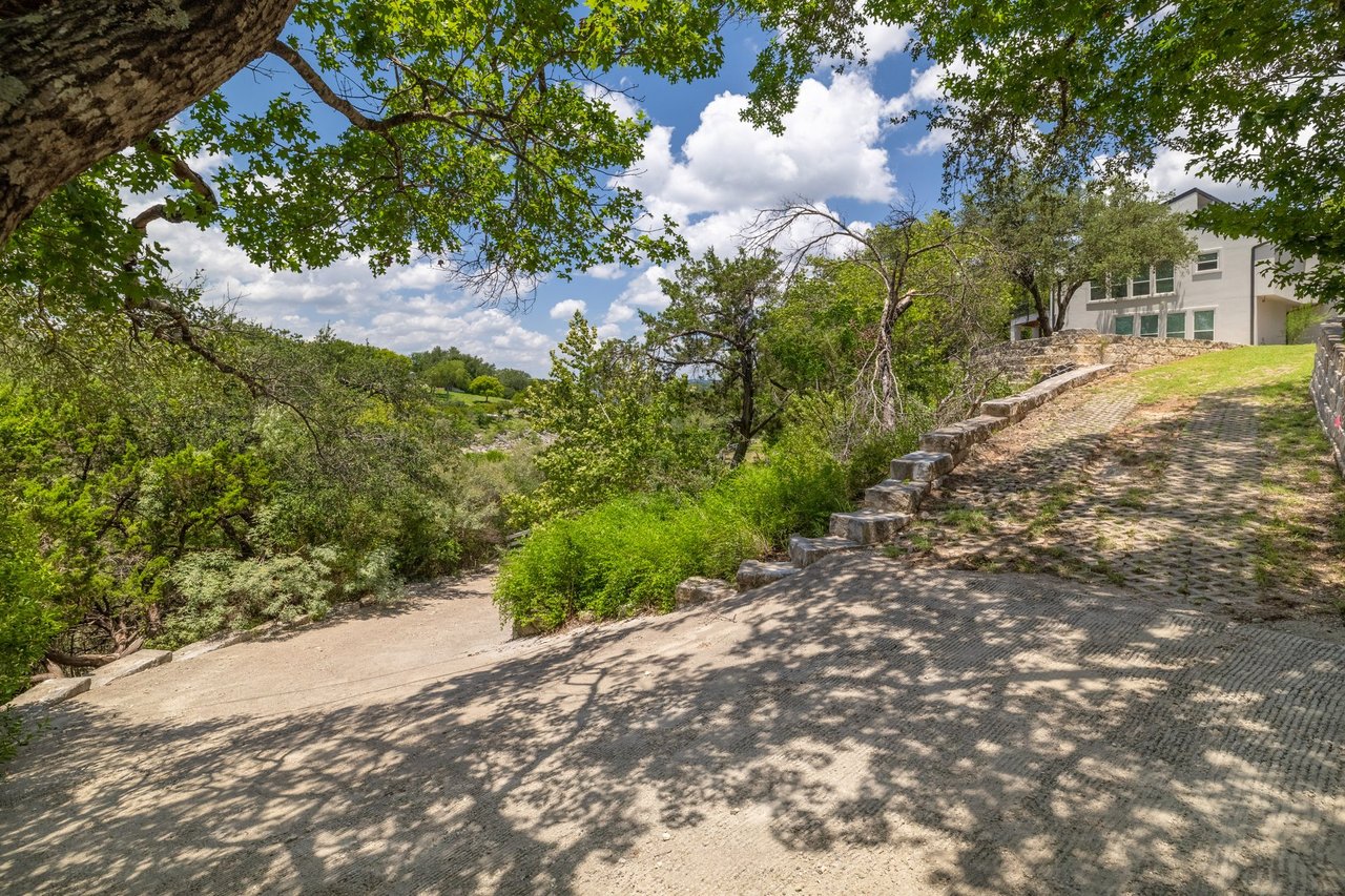 7206 Comanche Trail