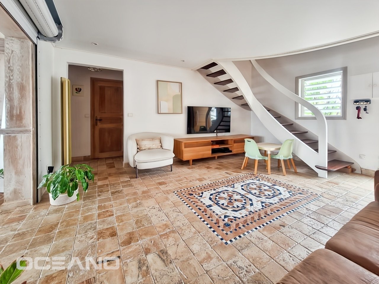 3 bedrooms Townhouse + Studio 